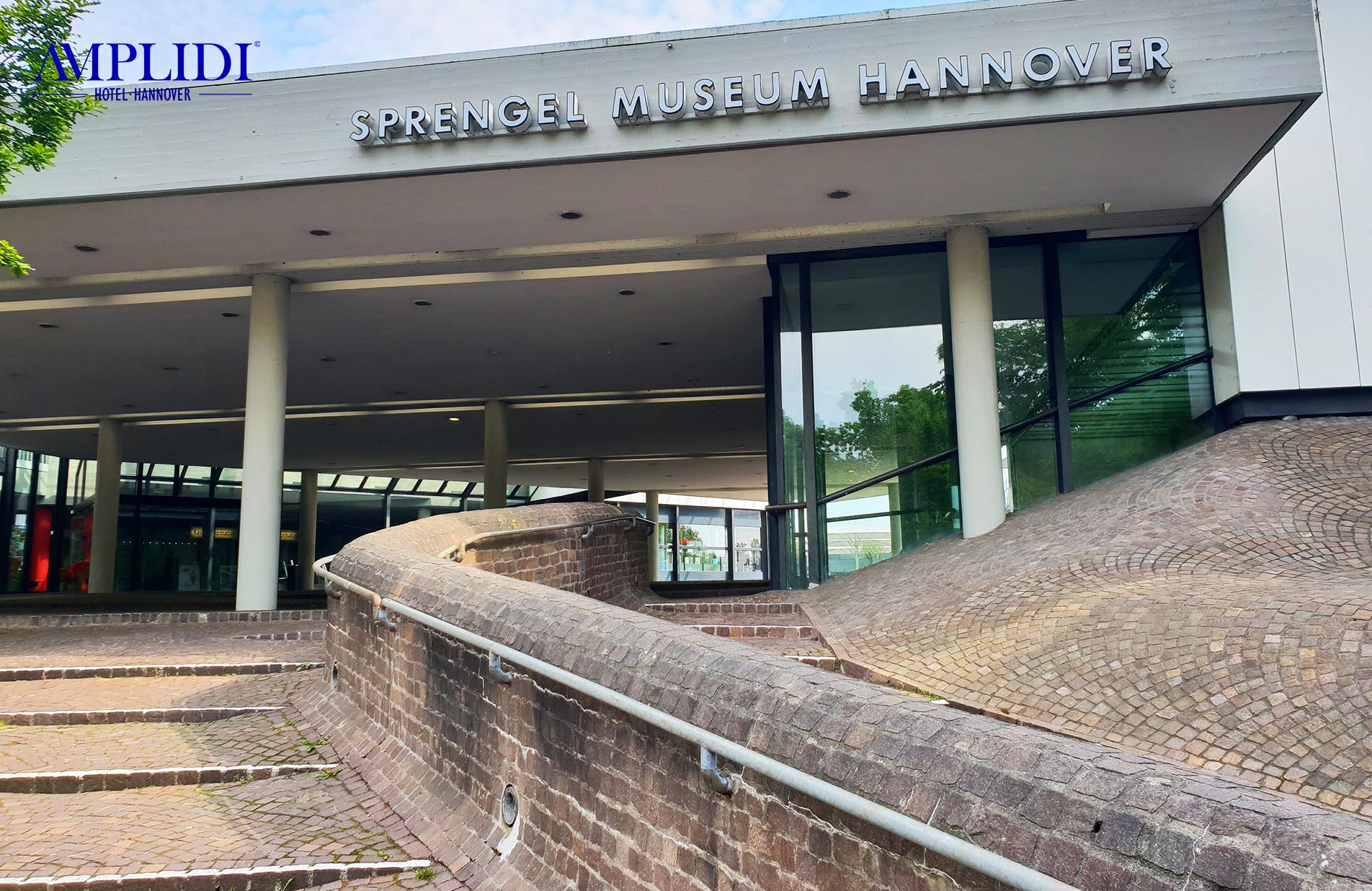 Eingang vom Sprengel Museum